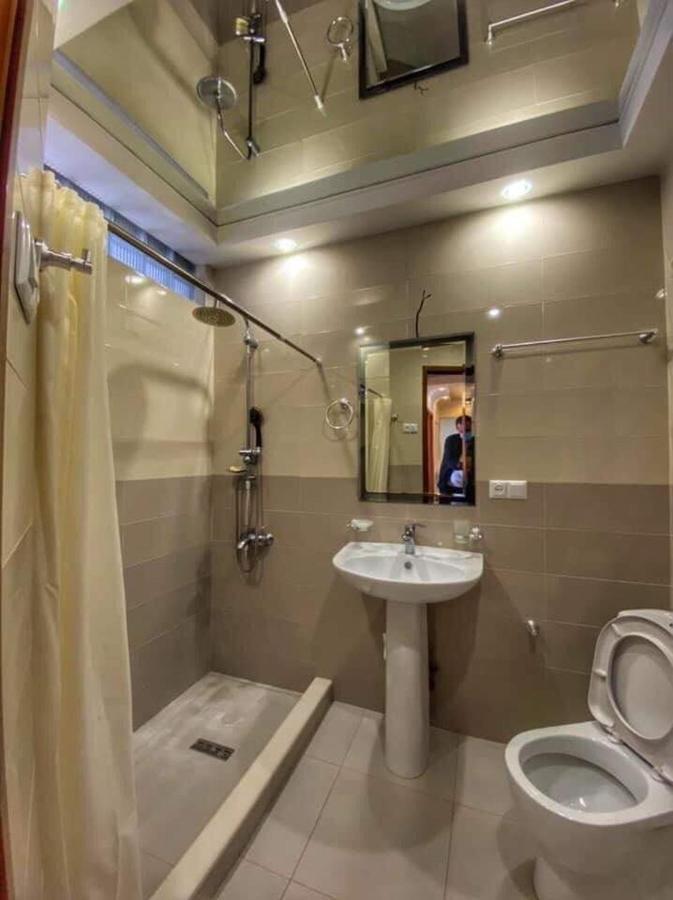 Apartment Dolphin Batumi Exterior photo