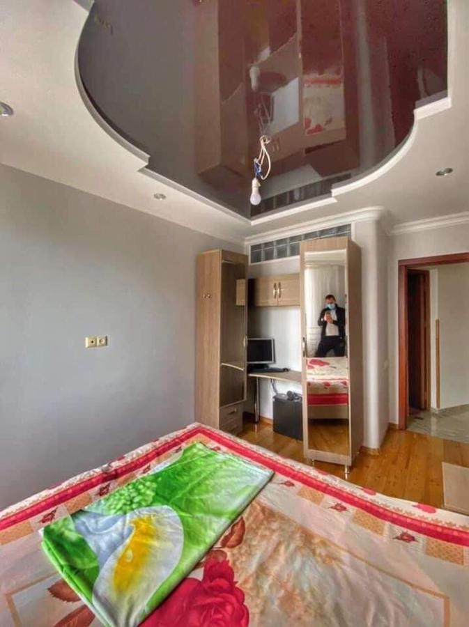 Apartment Dolphin Batumi Exterior photo