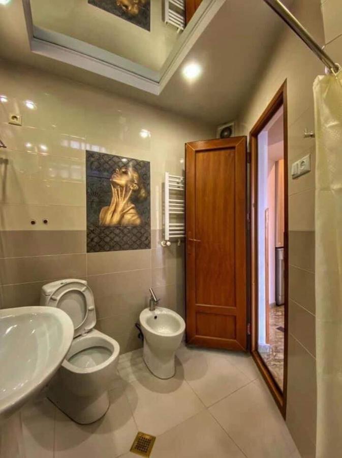 Apartment Dolphin Batumi Exterior photo