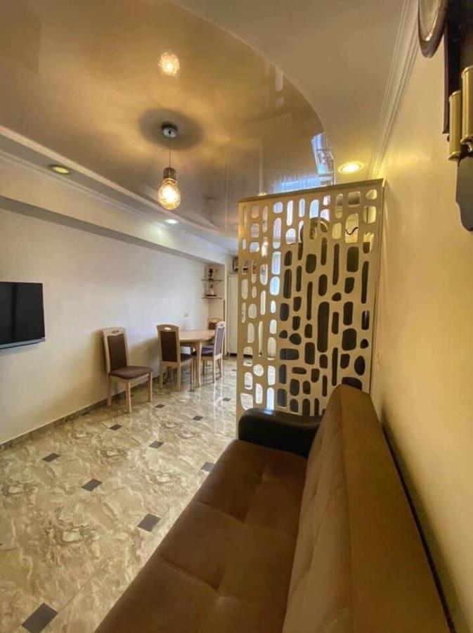 Apartment Dolphin Batumi Exterior photo