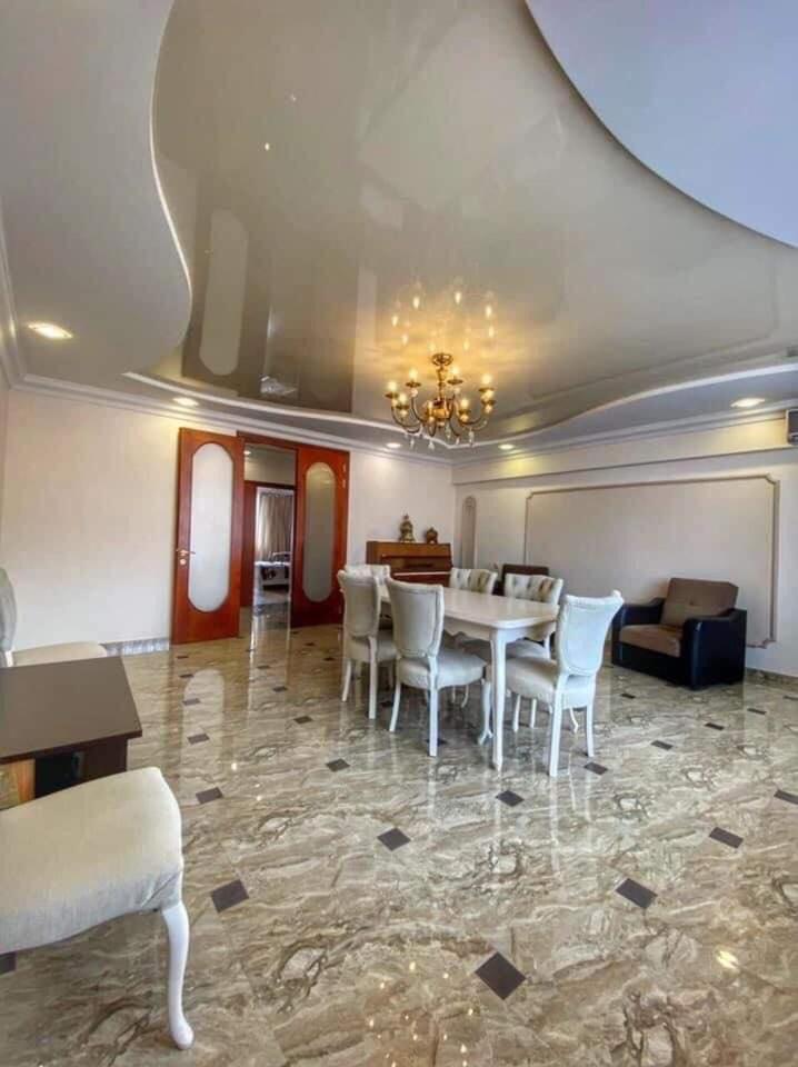 Apartment Dolphin Batumi Exterior photo