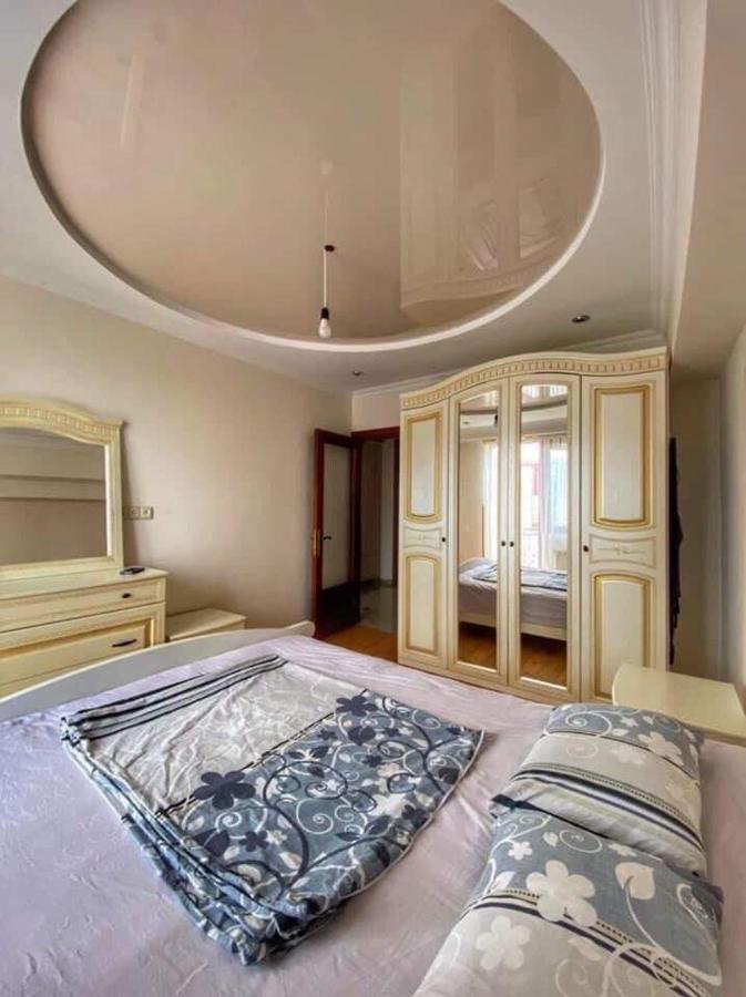 Apartment Dolphin Batumi Exterior photo