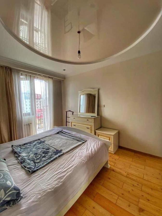 Apartment Dolphin Batumi Exterior photo